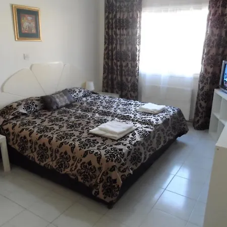 Aparthotel Geotanya Lemesos