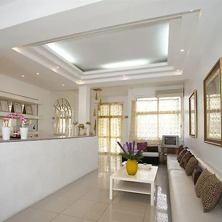 Geotanya Aparthotel 3*