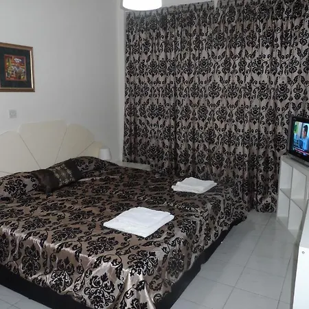 Geotanya Aparthotel